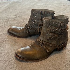 Freebird Halo Ankle Boot